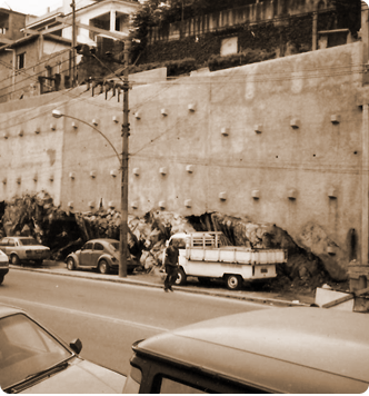 Cortina atirantada (contenção - tirantes)